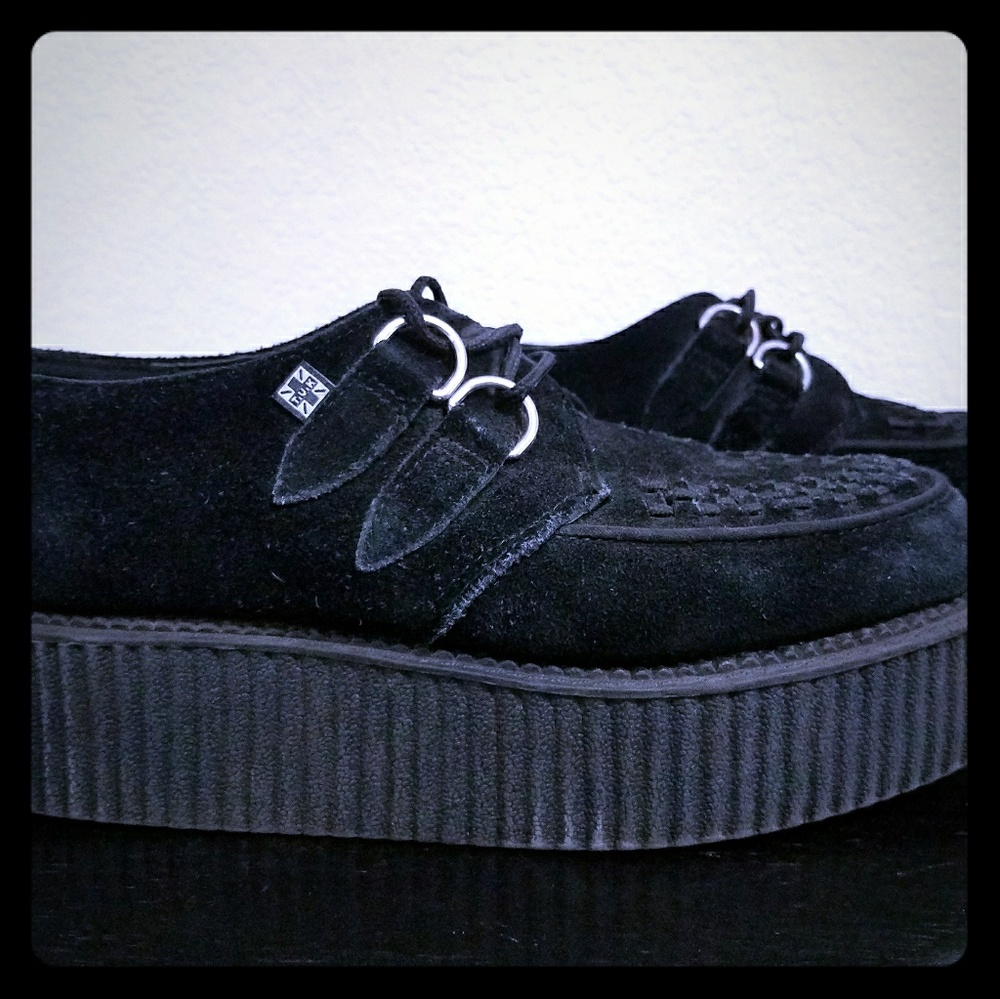 Black TUK Creepers